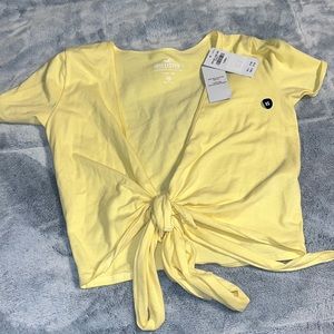 Cropped Hollister Baby Tee